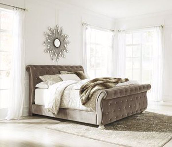 Picture of CASSIMORE KING SLEIGH BED