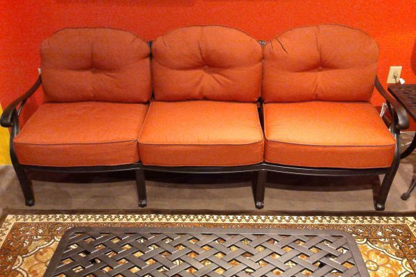 Castle Rock Sofa W Cushion Castle Rock Sofa W Cushion