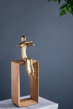 Picture of VIOLINIST MUSICIAN FIGURINE