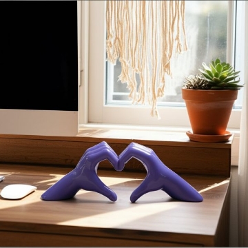 Picture of PURPLE HEART HAND SCULPTURE